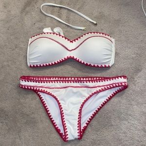 White and pink strapless bikini